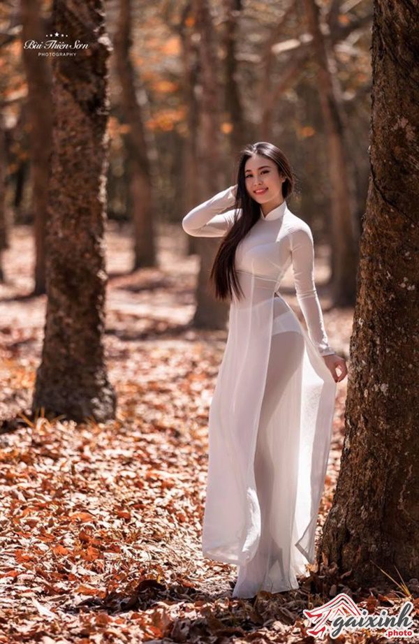 Tay áo dài mỏng trong suốt