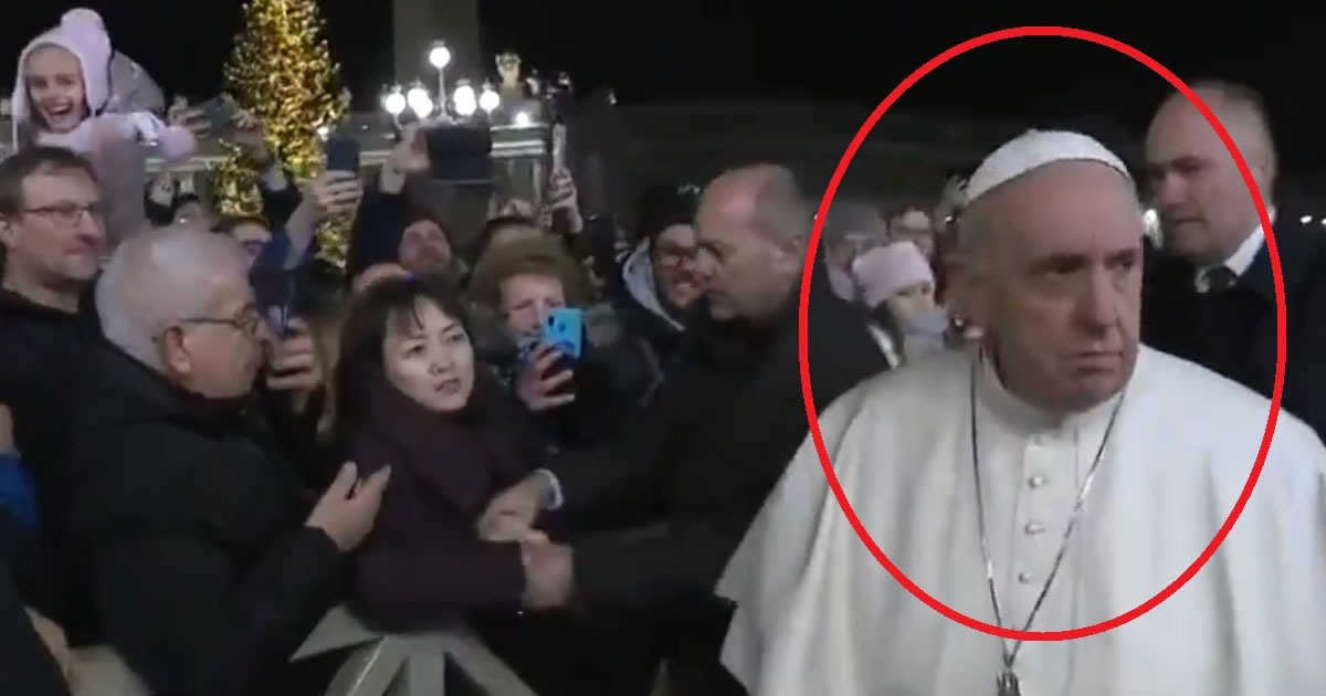 VIDEO: Pope Francis Repeatedly Slaps at Woman Seeking ...